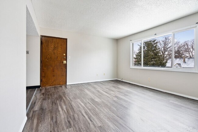 Leavitt Park Apartments - Waterloo, IA