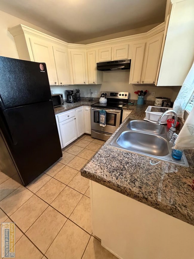 Photo - 121 E Madison St