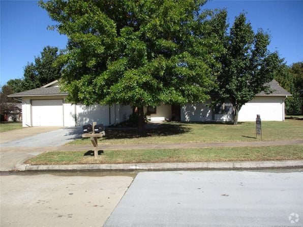 Building Photo - 2316 W Ithica St Unit 2318 Rental