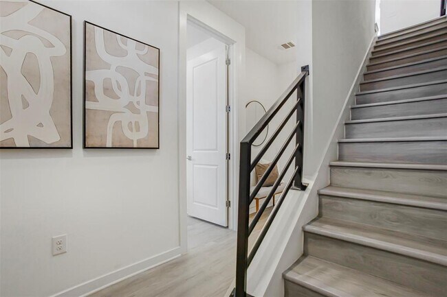 Photo - 2624 Metcalfe Rd Unit 17