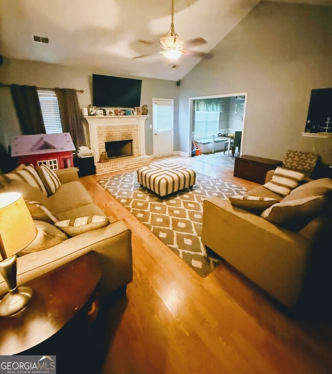 Photo - 141 Feldspar Dr