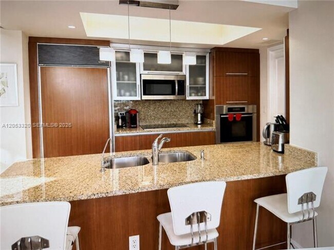 Building Photo - 17201 Collins Ave