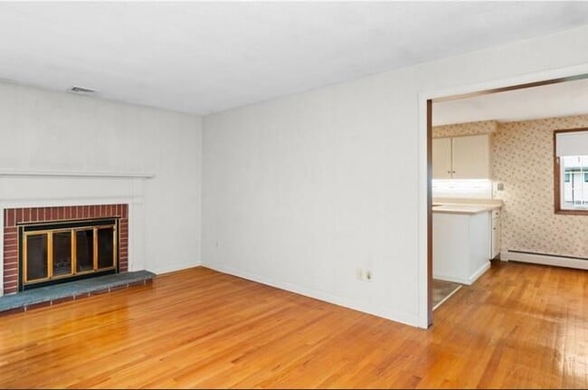 Photo - 16 Ingraham St