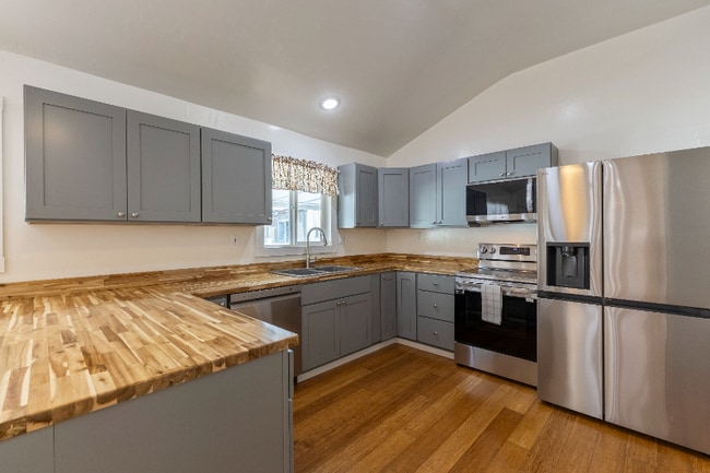Photo - 534 Kaikoo St