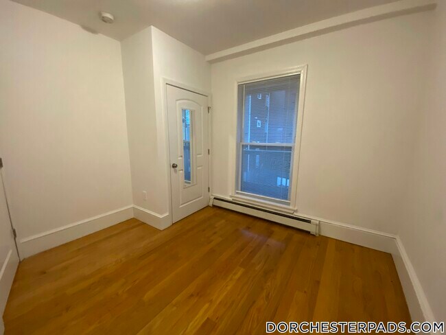 16 Bird St Unit 2