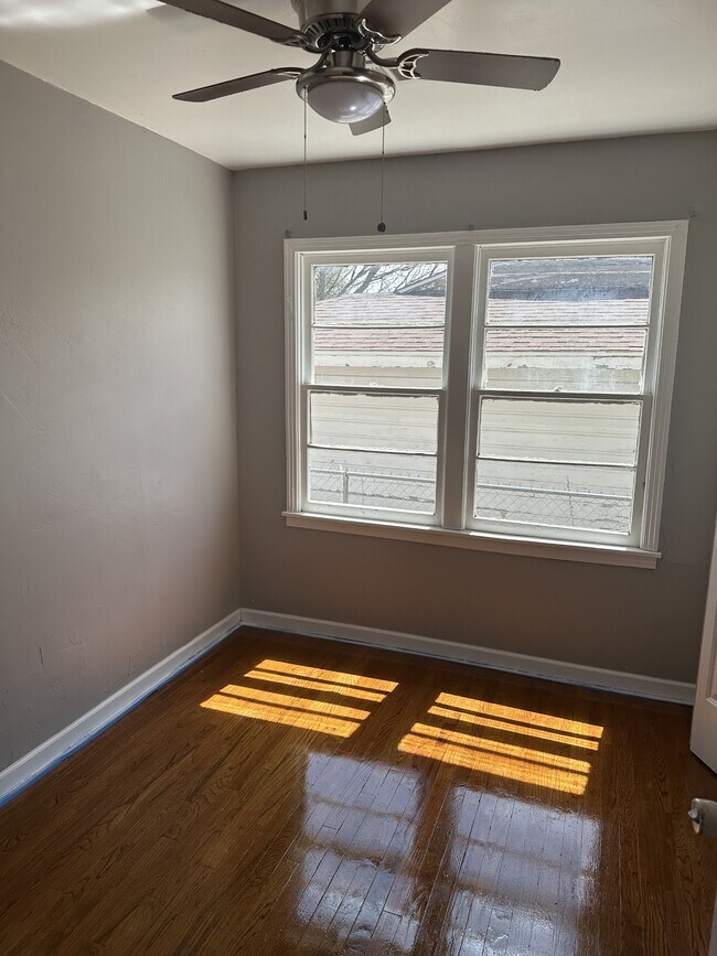 Photo - 1809 Poplar St