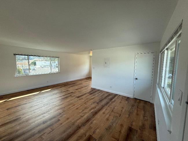 Photo - 1205 Geraldine Way Unidad 7
