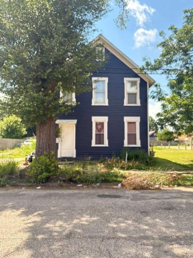 Building Photo - 3130 W 33rd St Unit 1