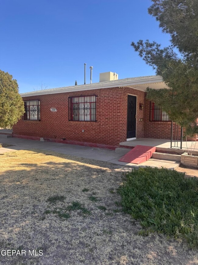 Building Photo - 1100 E River Ave