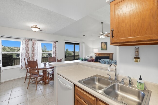 Photo - 2249 Split Rock Dr Unit 2249 Split Rock