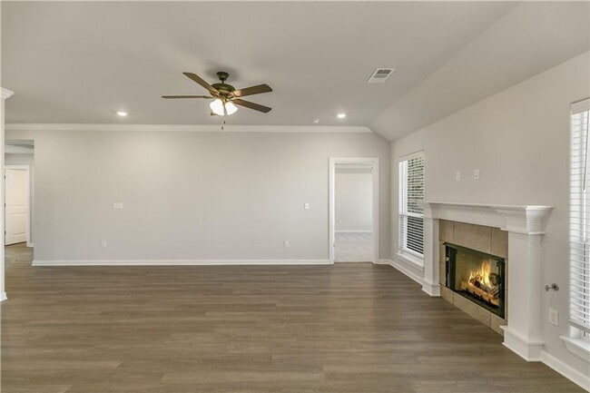 Photo - 4 Bed 2 Bath in Southwinds Sub