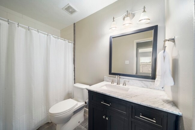 Building Photo - 18436 Sunrise Pines Dr