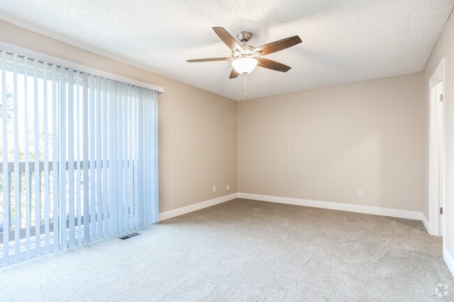 2BR, 1.5BA - Irvington
