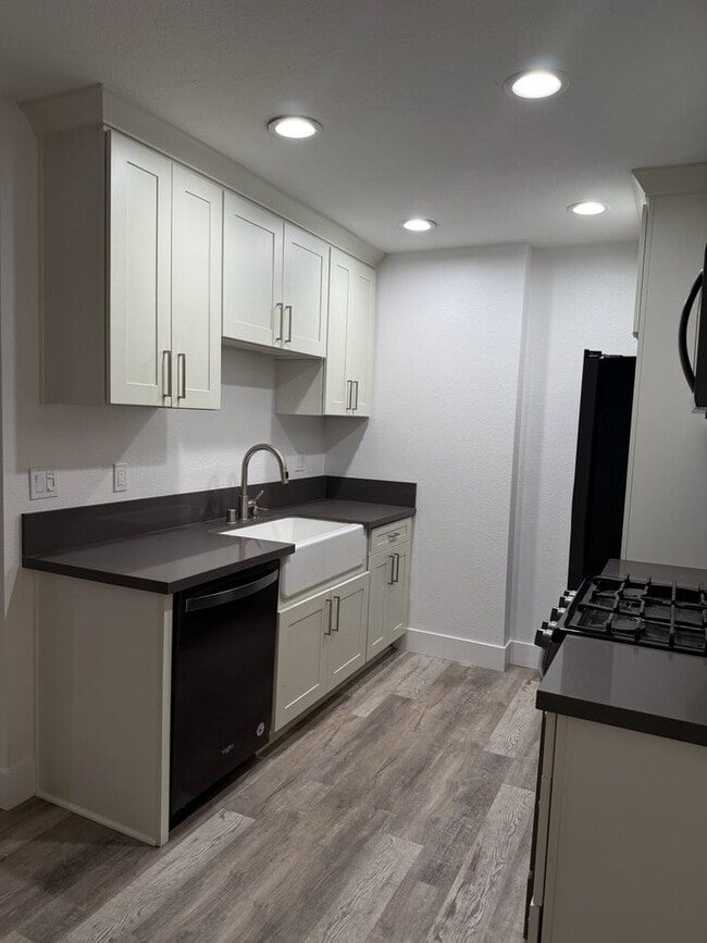 Photo - 6600 Warner Ave Unidad 119