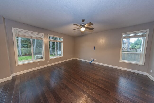 Photo - Spacious 4-Bedroom Home on Fisher’s Landing Cul-de-Sac