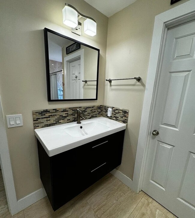 Photo - 5520 Coach House Cir