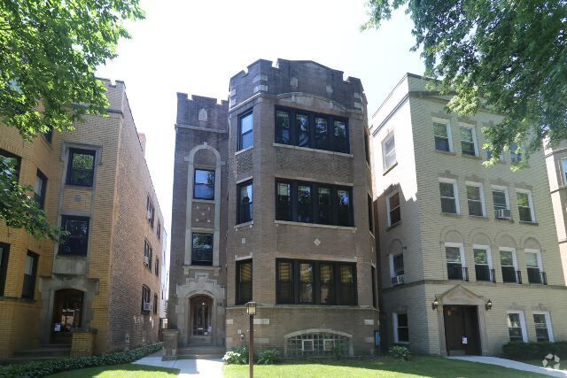 Building Photo - 2619 W Greenleaf Ave Rental