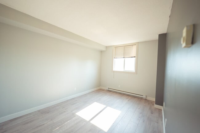 Photo - Highland Tower