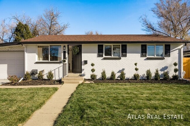 Photo - 5210 Quay St