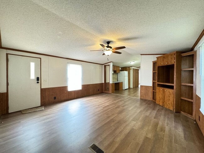 Photo - 3 Bedroom 2 Bath Mobile Home