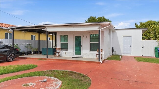 Building Photo - 5737 SW 6th St