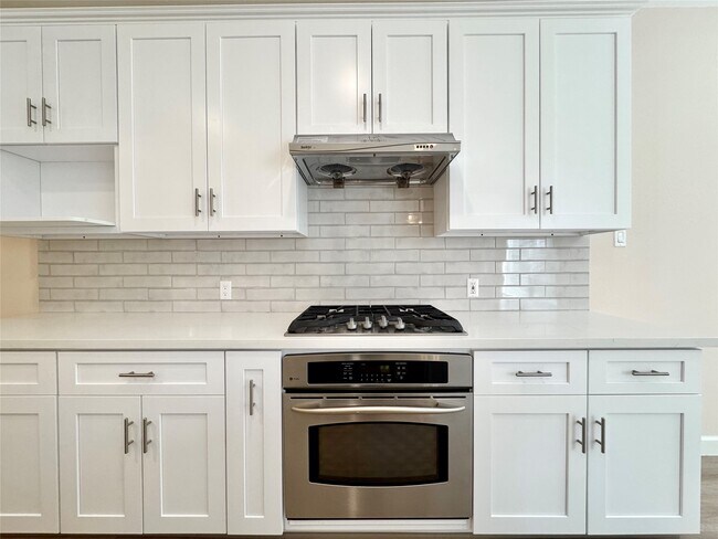 Photo - 1818 Maidenhair Ln