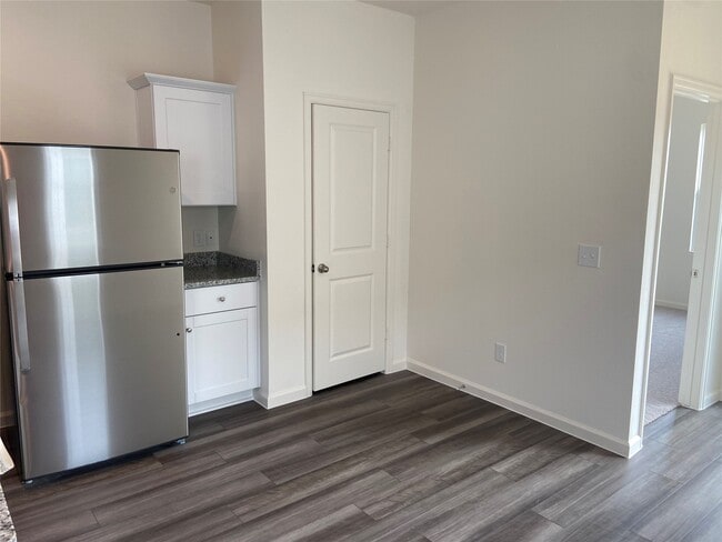 Building Photo - 6186 Emperor Pnes Trl