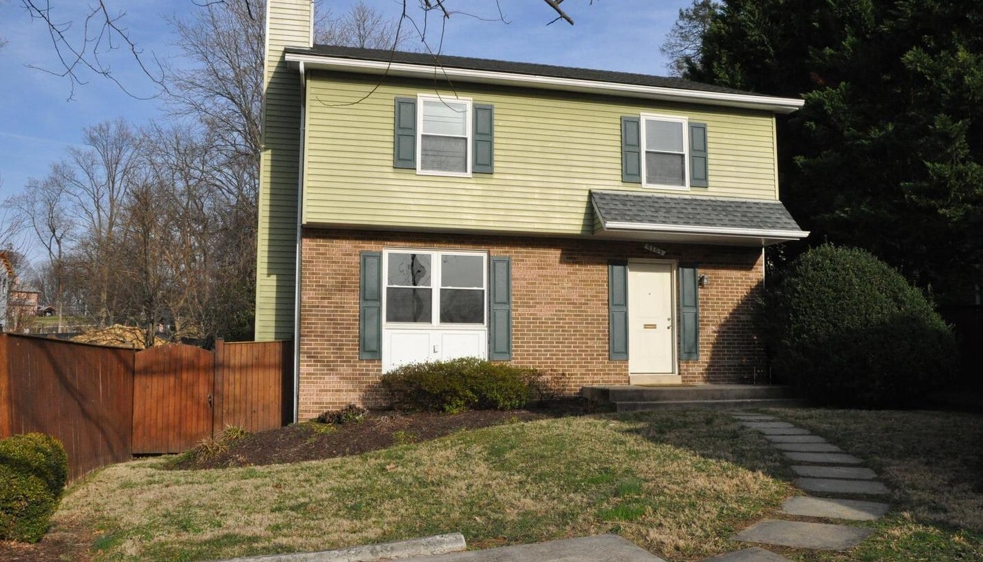 Photo - 9705 Glen Ave