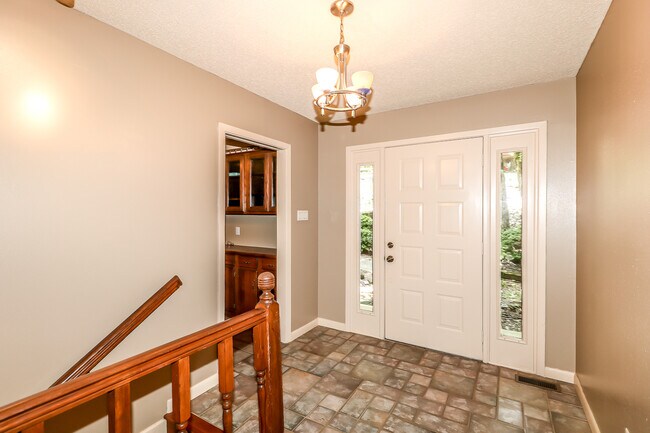 Photo - Beautiful 3 bedroom, 3 bath, mother-in-law sweet with full kitchen in lower level.