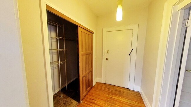 30 Oxford St Unit 3