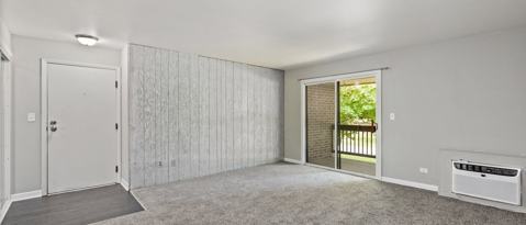 Photo - 571 Somerset Ln