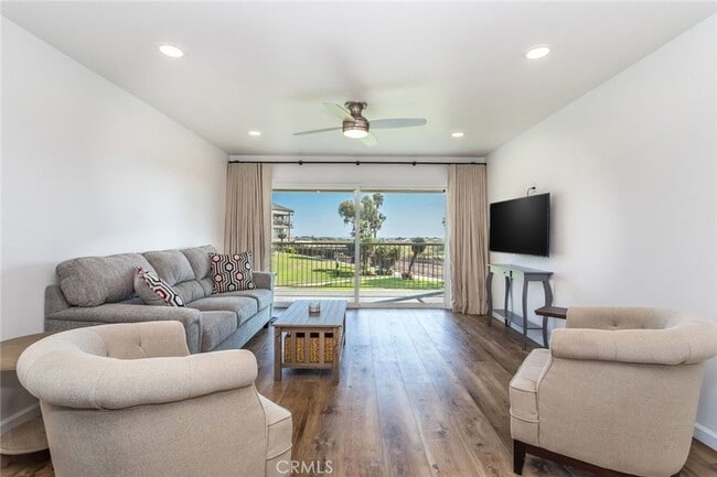 Photo - 645 Sunfish Way