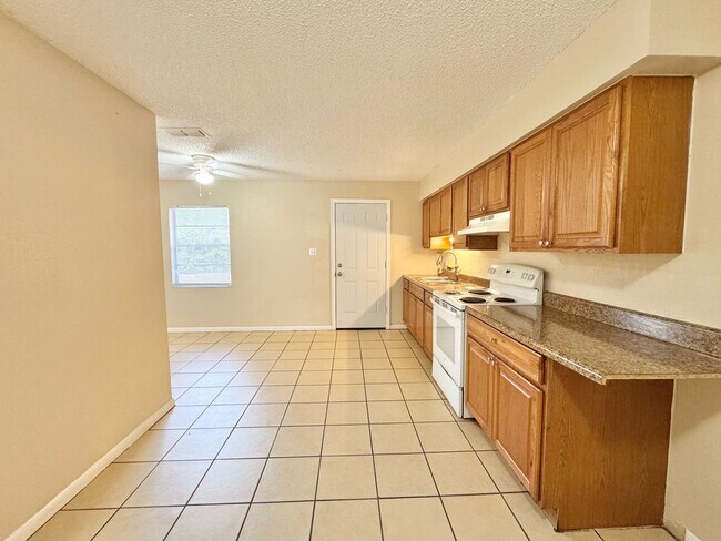 Photo - 2571-2575 Elm Ave Unit 2571