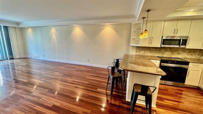 Photo - 19390 Collins Ave Unit 307