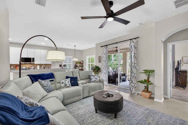 Photo - 127 Rudder Cay Way