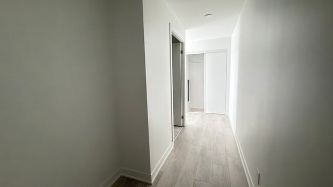 Building Photo - 707-10 Flavelle Trail Unit 707