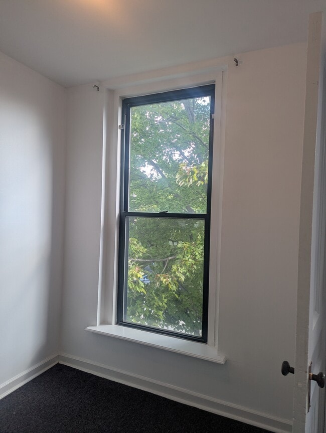 Den/Office - 1230 W Hubbard St Unit #2