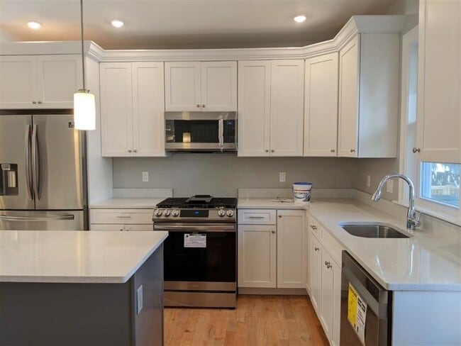 Photo - 16 Bowen Ave Unit 1A