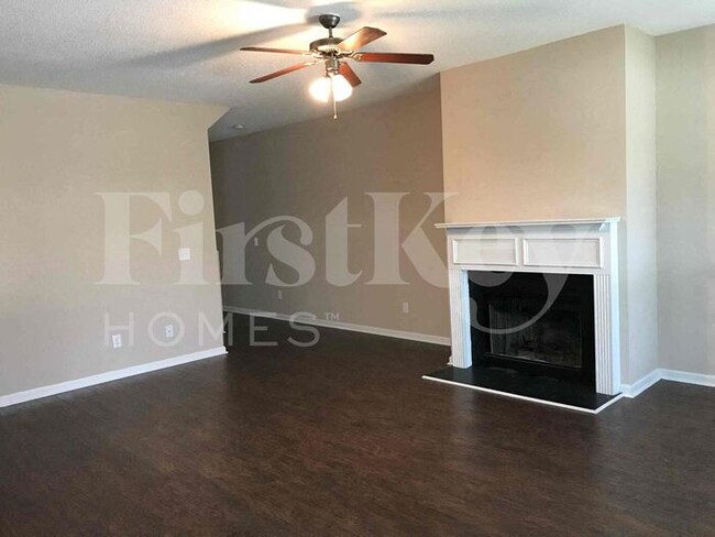 Photo - 171 Stillwood Dr House