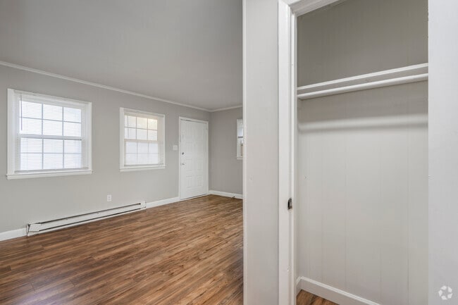 2BR, 1BA - 750SF - Living Room & Storage - Oaklawn West