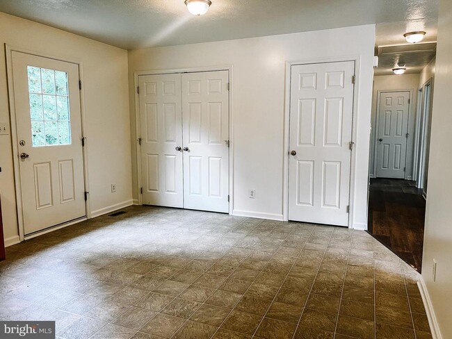 Photo - 104 Basin Dr