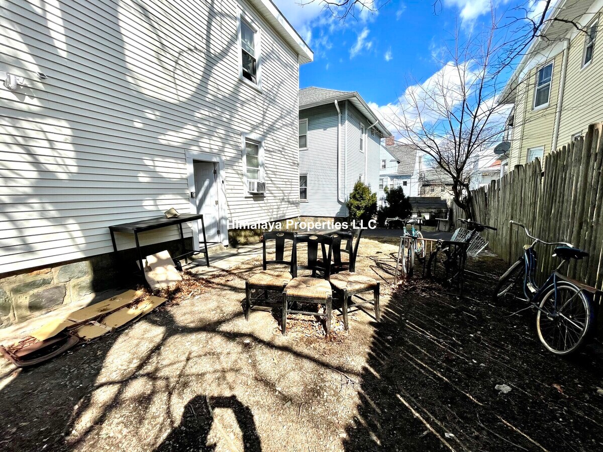 Photo - 84 Allston St Unidad A2 Rental