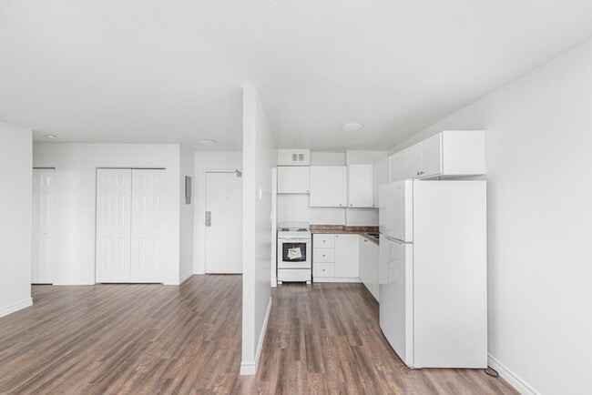 Queen Elizabeth Tower - Queen Elizabeth Tower