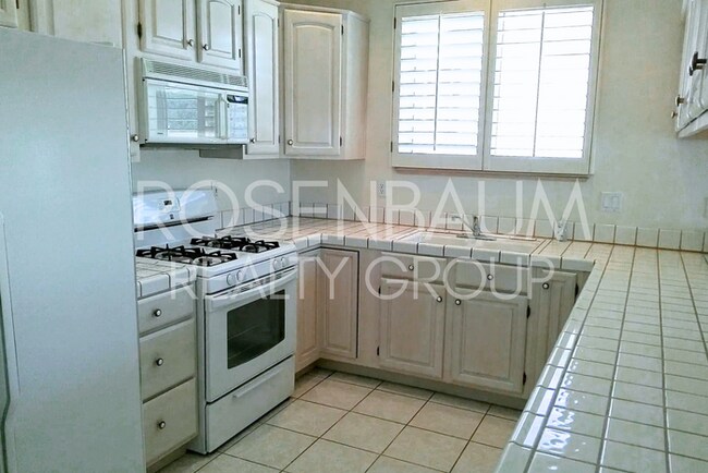 Photo - 11900 E Powderhorn Pass