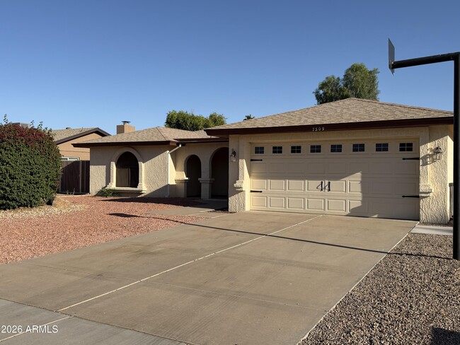 Building Photo - 7309 W Canterbury Dr