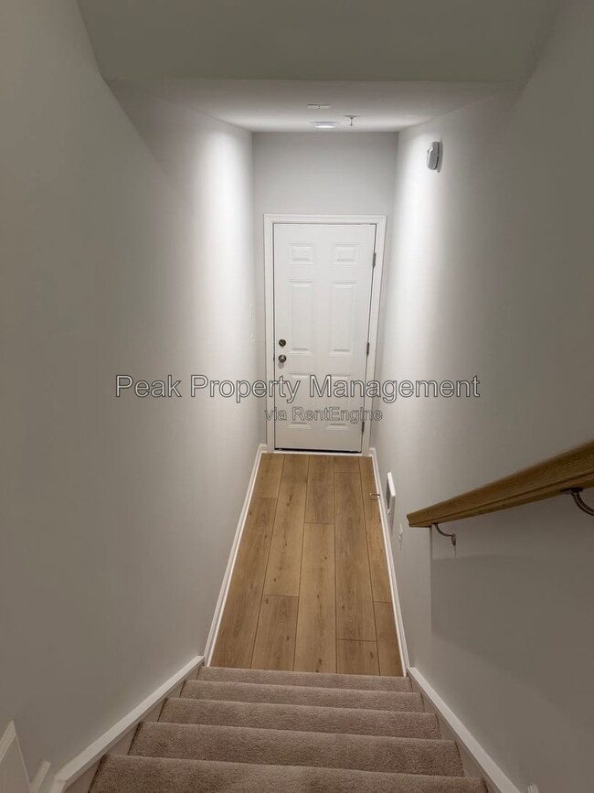 Photo - 227 Brattice Dr