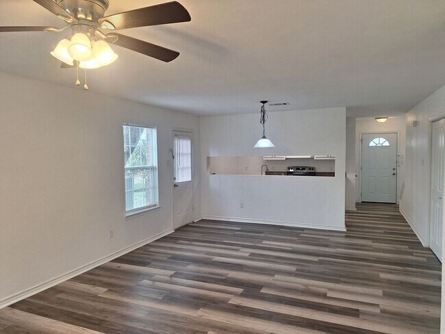 Photo - 2621 Lee Ave Unit B