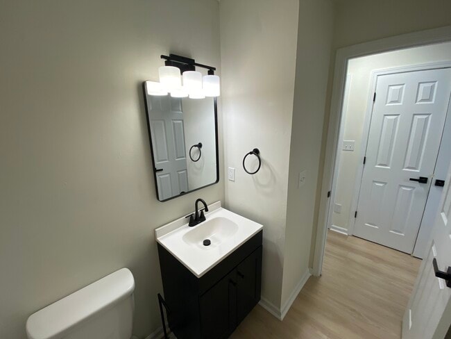 1204 E Vermont St Unit 1204