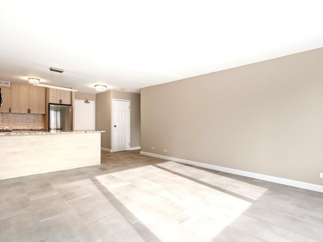 Photo - 3100 N Lake Shore Dr Unit 1402