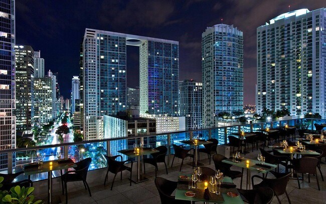 Photo - 485 Brickell Ave Unidad 2006 Rental
